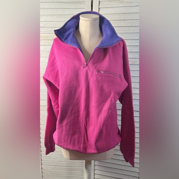 Columbia Tops - Columbia Vintage Sweatshirt, Size Small/ Medium. Great condition